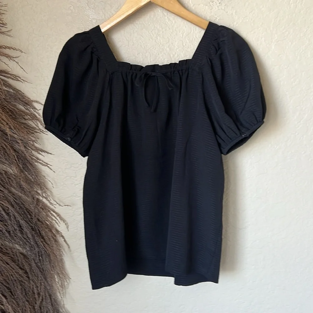 Madewell black seersucker puff sleeve blouse